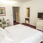 雷德尼斯戈蓝酒店 雷德尼斯